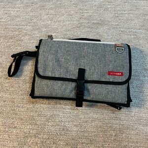 SKIP HOP Portable Changing Pad